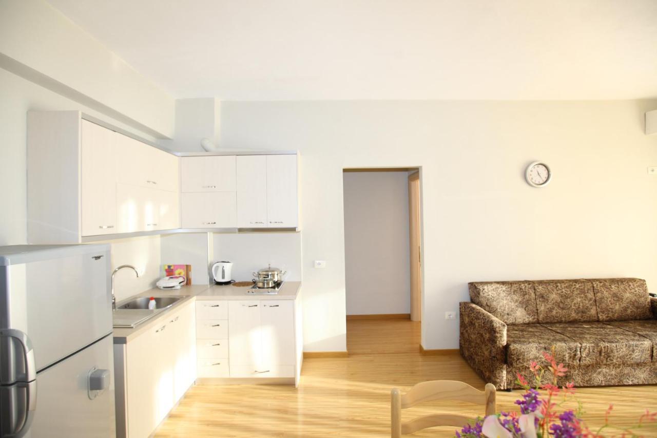 Teo Apartaments Sarande Exterior photo
