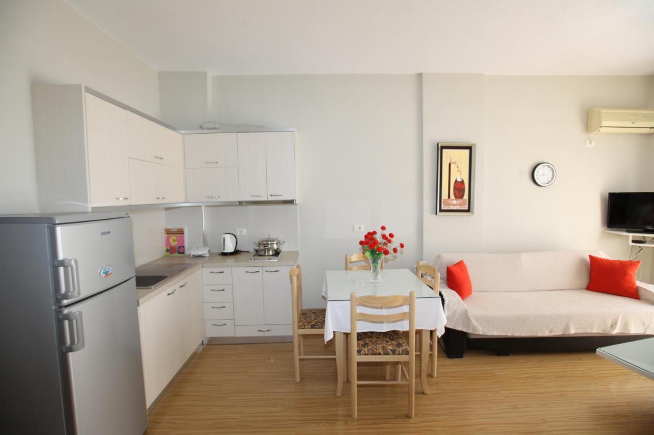 Teo Apartaments Sarande Exterior photo
